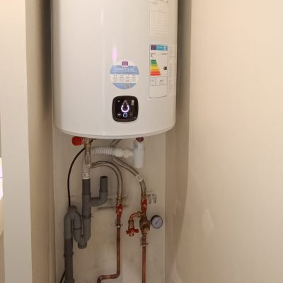 Plombier 78-91-92-94 - installation chauffe eau intelligent et connecté ATLANTIC THERMOR avec son mitigeur thermostatique, son groupe de sécurité et son reducteur de pression