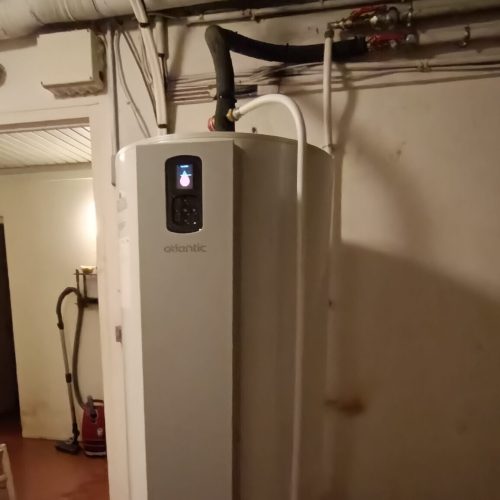 Plombier -installation chauffe eau thermodynamique avec unité exteieure ATLANTIC THERMOR